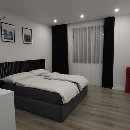 Durres City Apartment, City Center & Close To The Beach Buitenkant foto