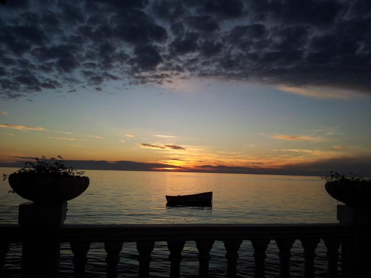 Durres City Apartment, City Center & Close To The Beach Buitenkant foto