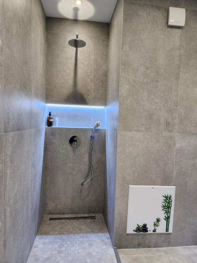 Durres City Apartment, City Center & Close To The Beach Buitenkant foto